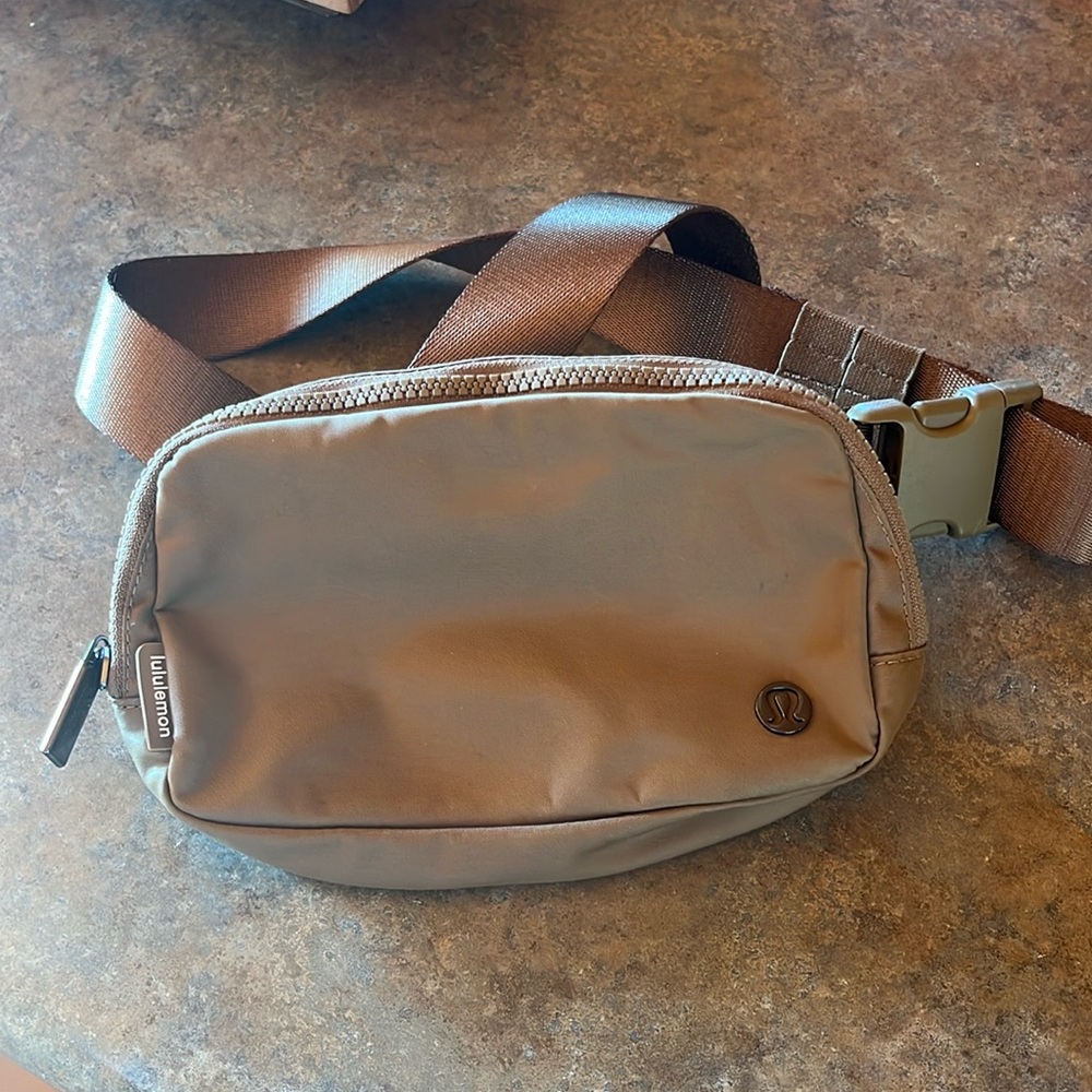 Lululemon 1L belt bag - Allspice